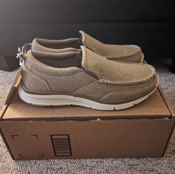 Amazon Essentials Other - NEW Amazon Essentials Men's Beige Slip On Shoes, Size 7.5